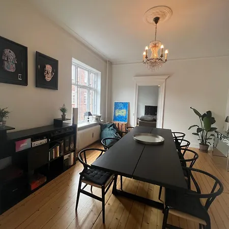 Stor Flot Herskabslejlighed דירה *